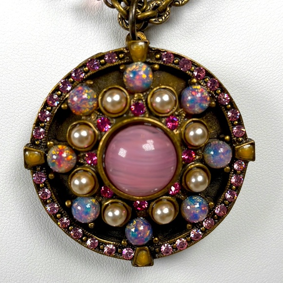 Sweet Romance Victorian Style Locket Necklace - Picture 3 of 5
